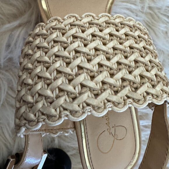 Jessica Simpson cream with gold detail and crochet arch wedges- Size 8 - Picture 4 of 6
